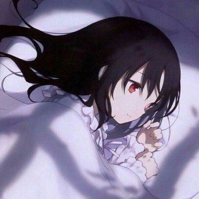 美女COS《巫师3》叶奈法惊艳绝伦 白嫩香肩紫眸勾人